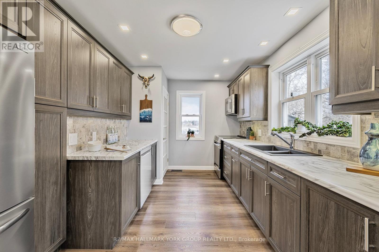 Property at 315 AGAR AVENUE image 3