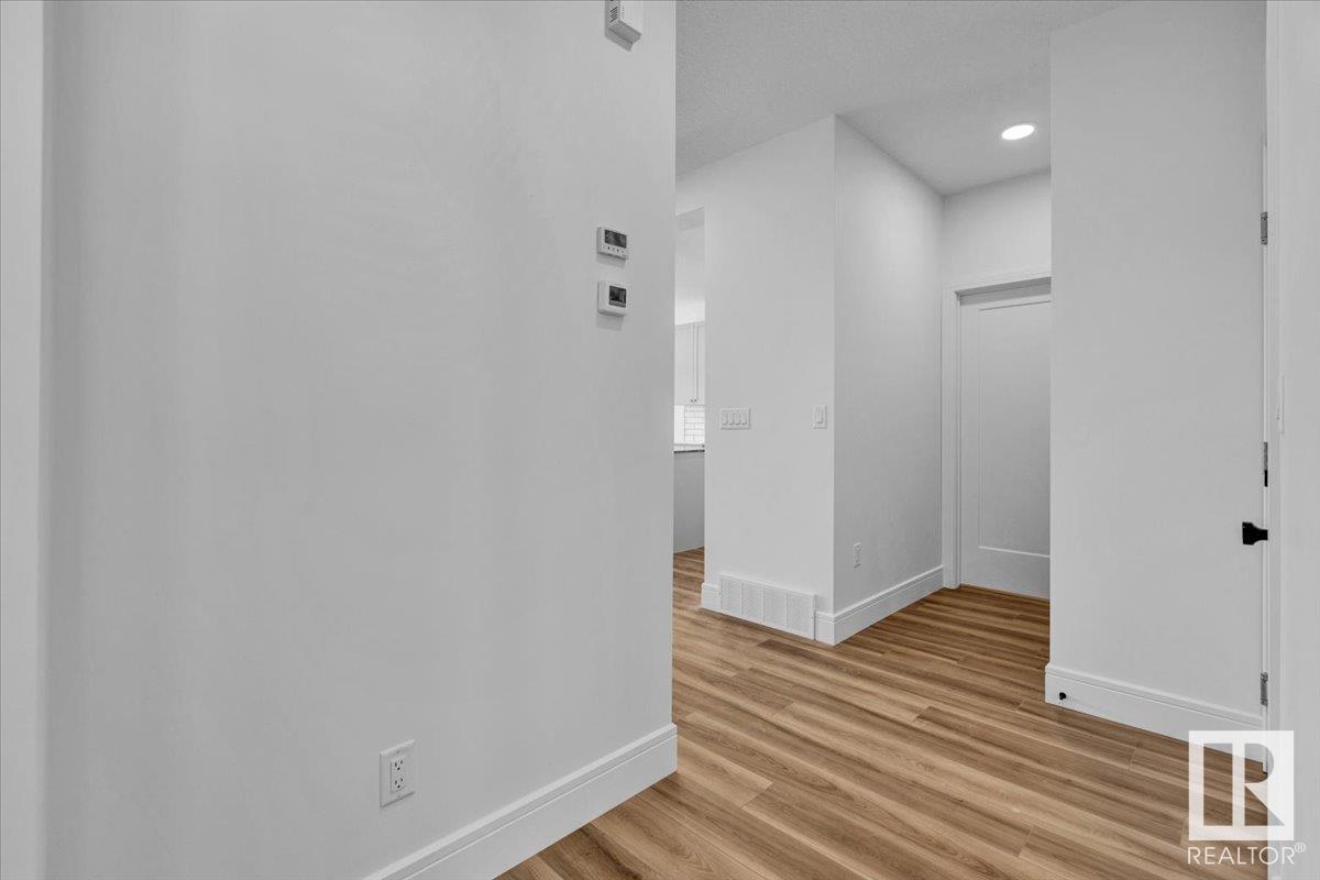 Property at 6 Brickyard WY image 3
