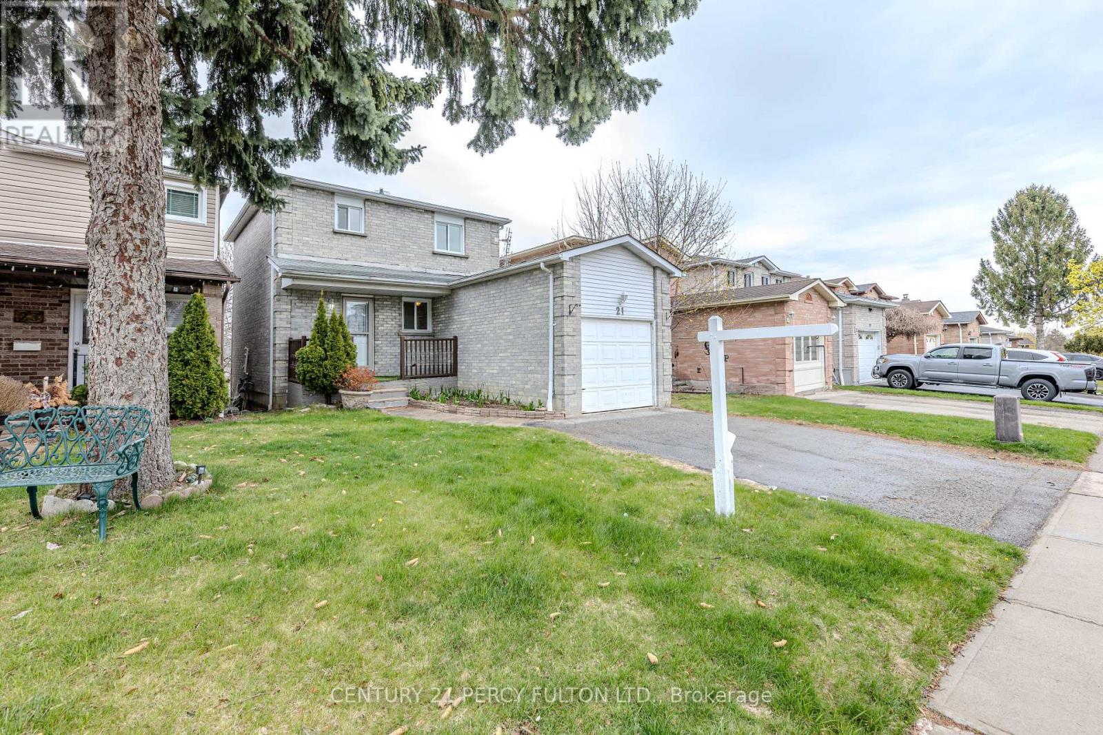 Property at 21 TRAWLEY CRESCENT image 3