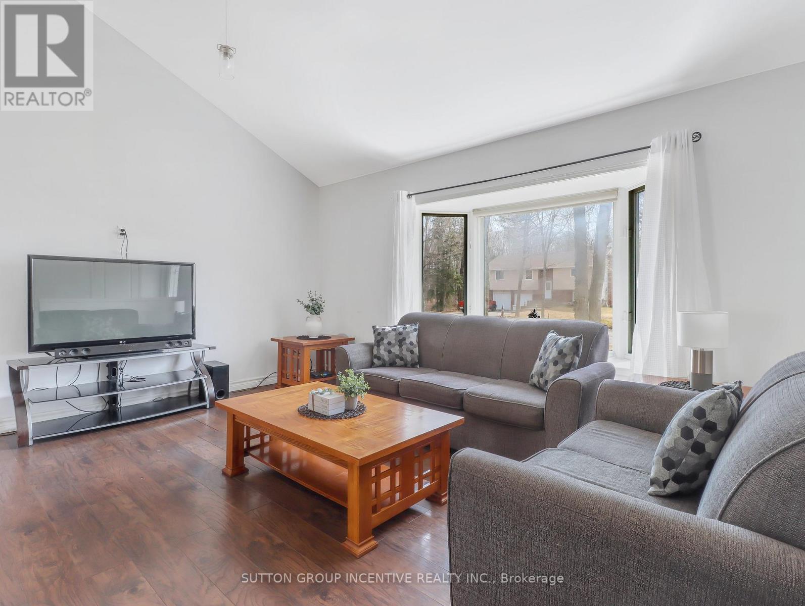 37 St. Laurent Boulevard, Tiny, Ontario  L9M 0J2 - Photo 12 - S12017918