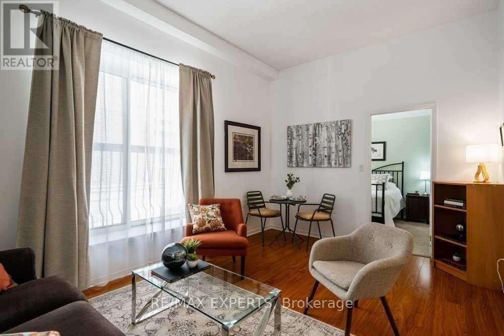 204 - 4198 Dundas Street W, Toronto, Ontario  M8X 1Y6 - Photo 2 - W12120032