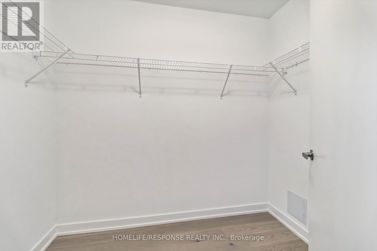 1611 - 1035 Southdown Road E, Mississauga, Ontario  L5J 0A3 - Photo 21 - W12120042