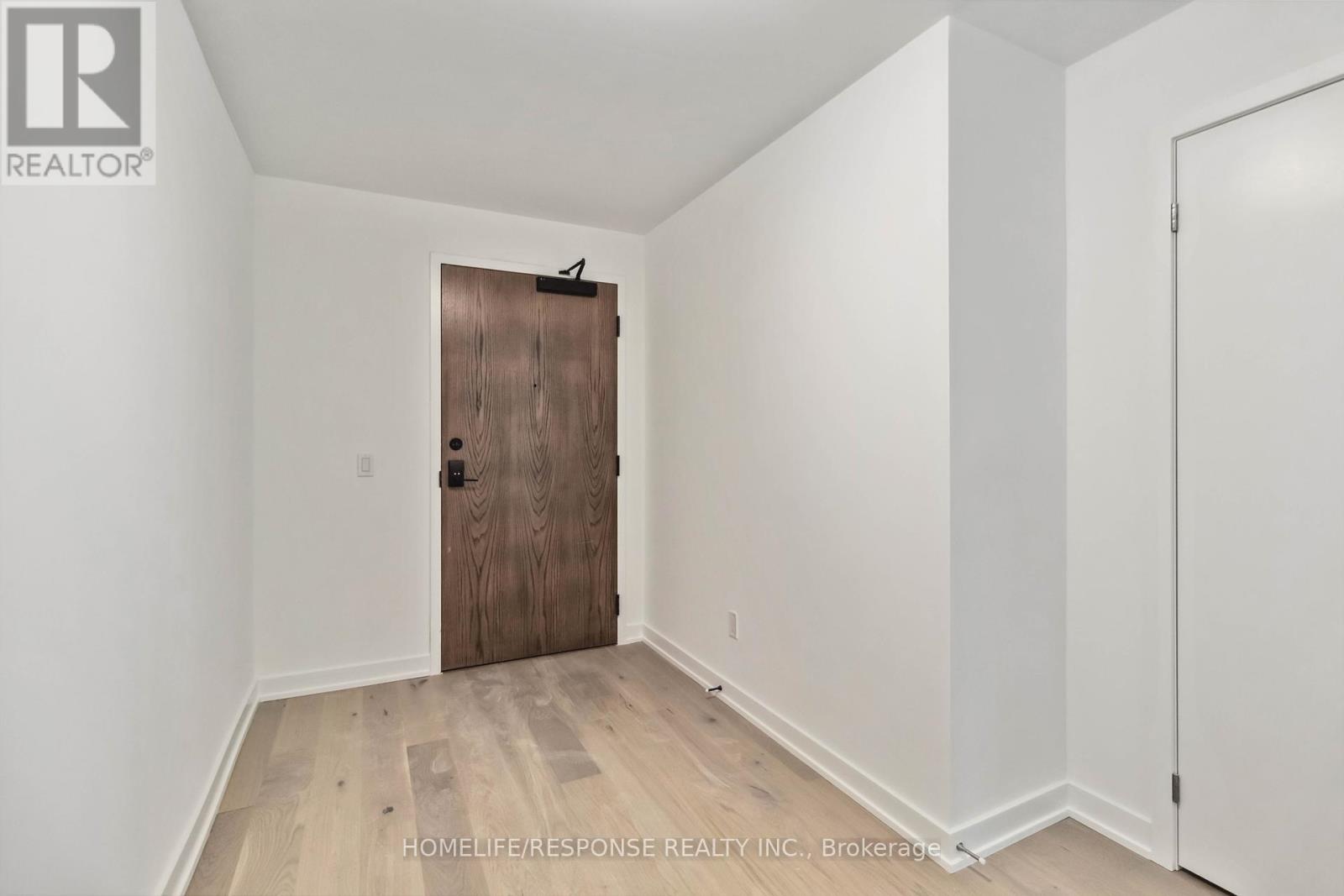 1611 - 1035 Southdown Road E, Mississauga, Ontario  L5J 0A3 - Photo 6 - W12120042