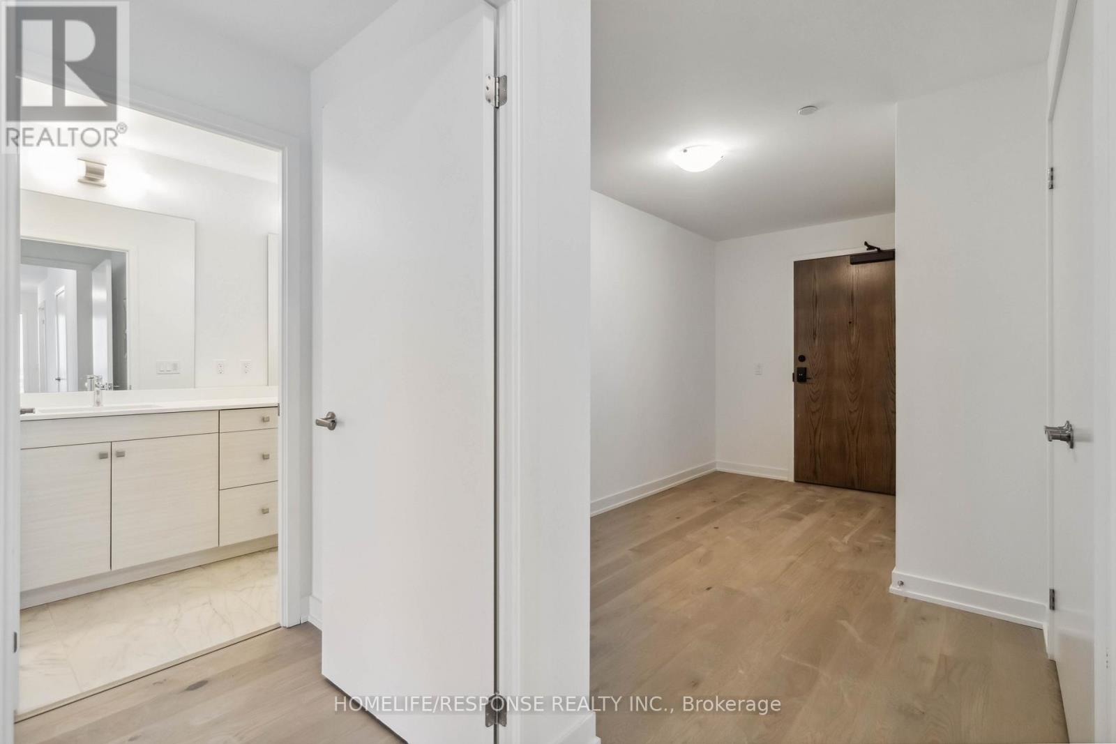 1611 - 1035 Southdown Road E, Mississauga, Ontario  L5J 0A3 - Photo 8 - W12120042
