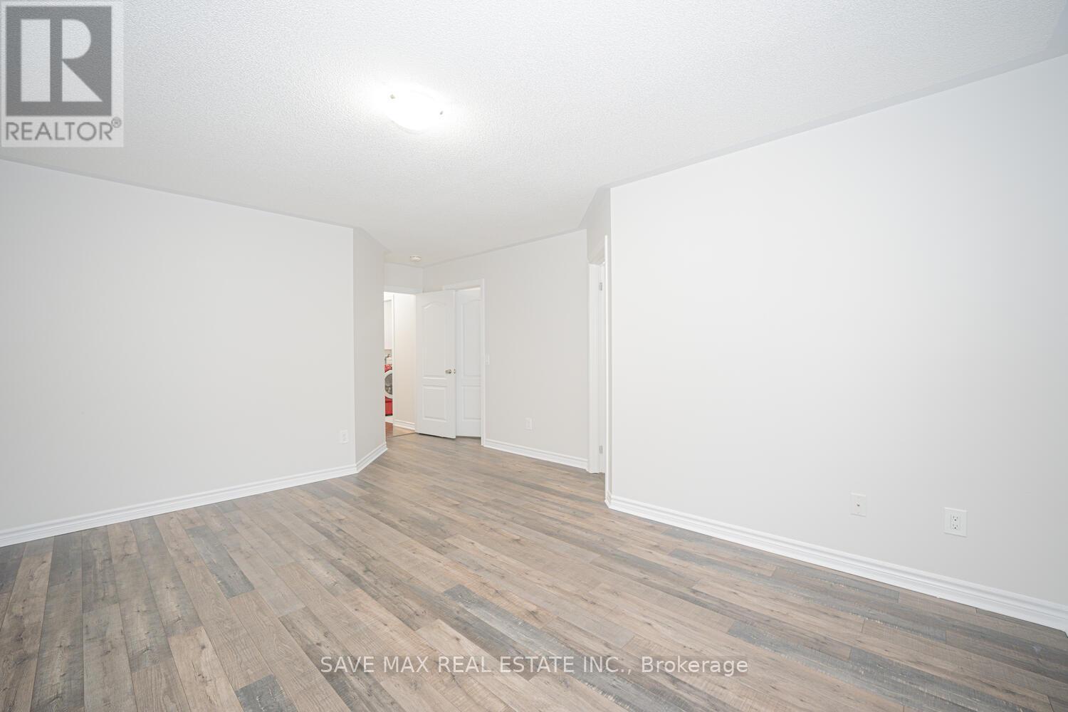 12 Losino Street, Caledon, Ontario  L7C 3N4 - Photo 15 - W12120139