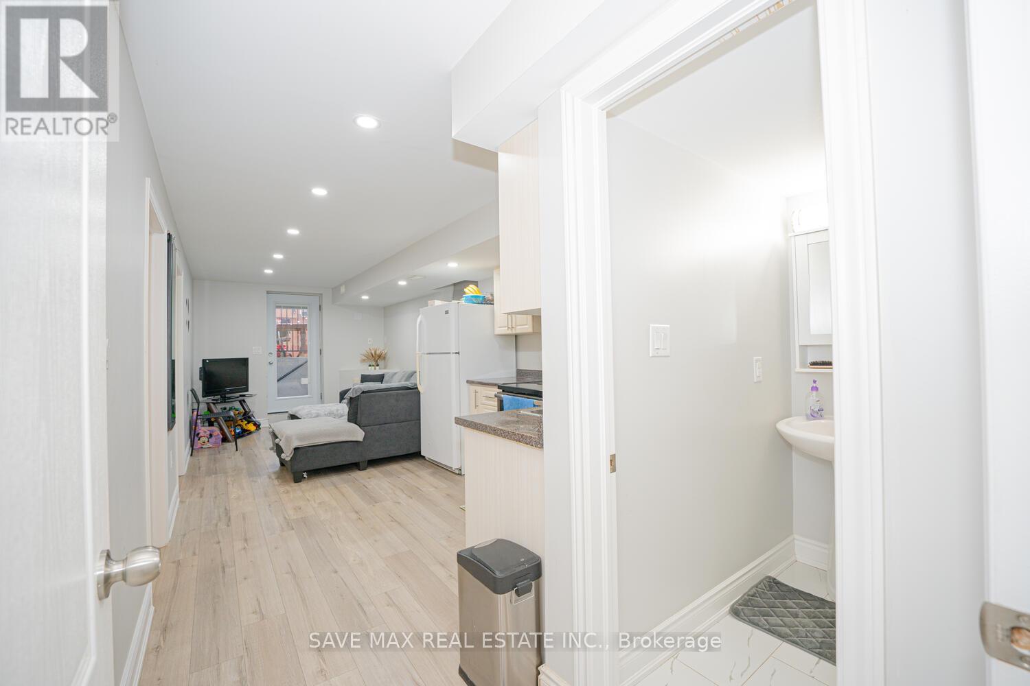 12 Losino Street, Caledon, Ontario  L7C 3N4 - Photo 22 - W12120139