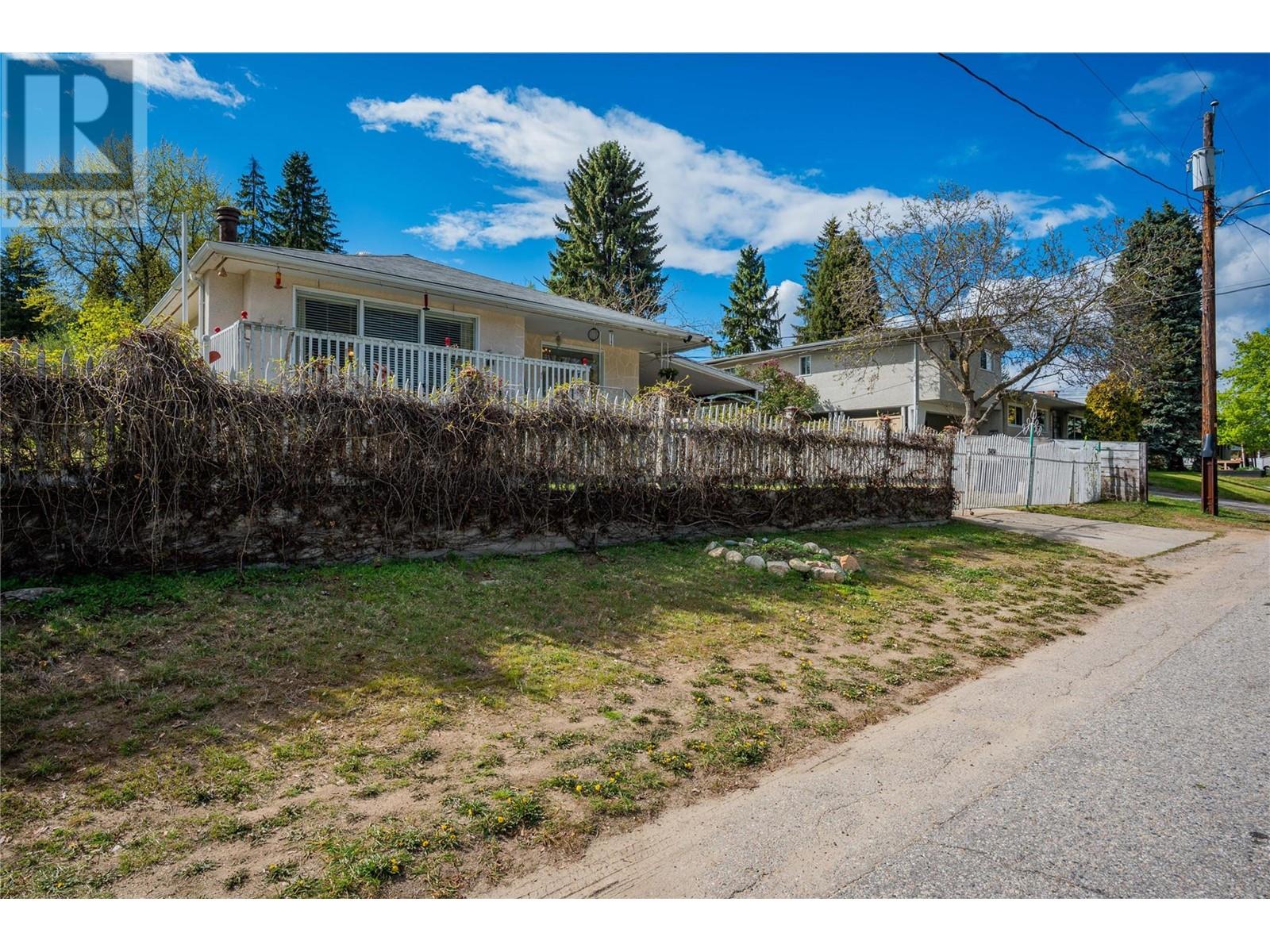 3404 4th Avenue, Castlegar, British Columbia  V1N 2T3 - Photo 45 - 10346039