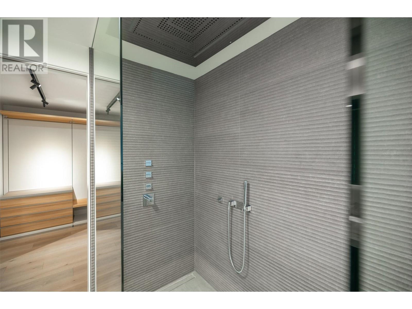 1075 Sunset Drive Unit# Ph1, Kelowna, British Columbia  V1Y 9Y9 - Photo 34 - 10325319