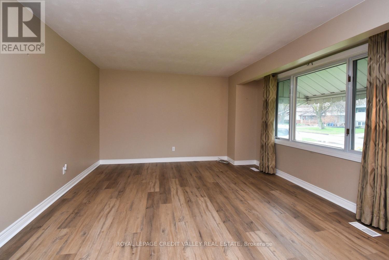 73 Cheltonwood Avenue, Guelph, Ontario  N1E 4E4 - Photo 8 - X12120013