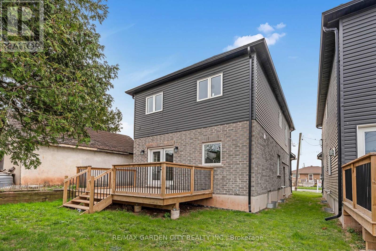 84 Beland Avenue N, Hamilton, Ontario  L8H 6C1 - Photo 35 - X12120017