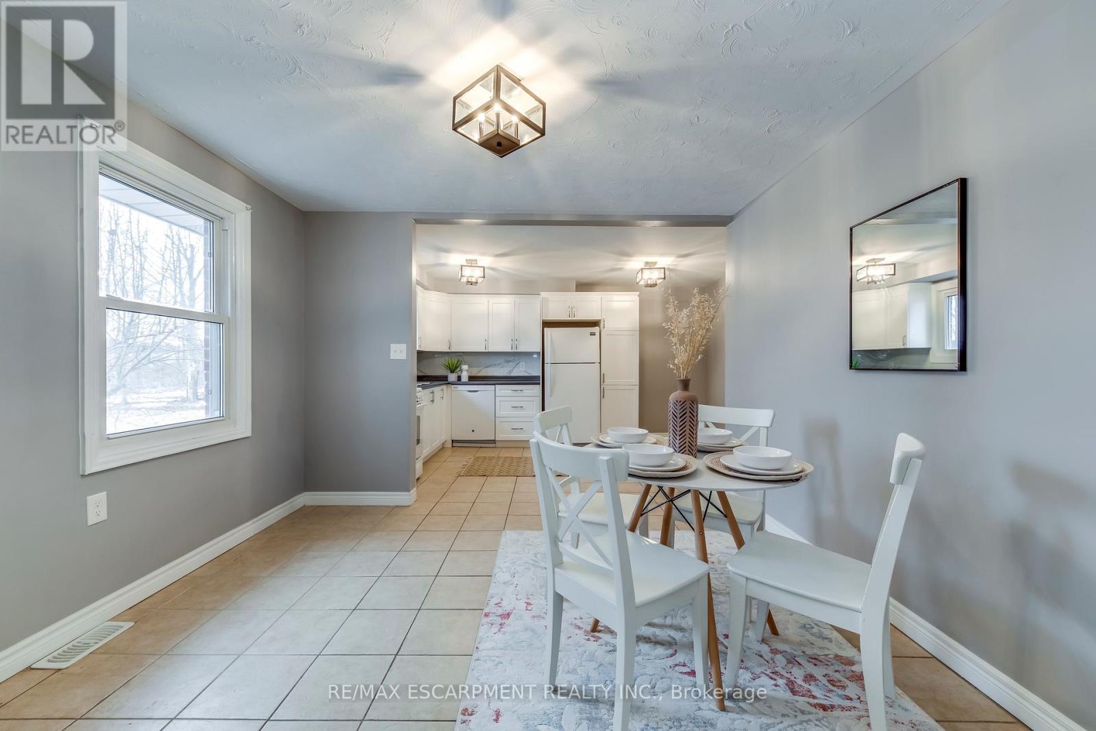 8110 Chippewa Road, Hamilton, Ontario  L0R 1W0 - Photo 12 - X12120078