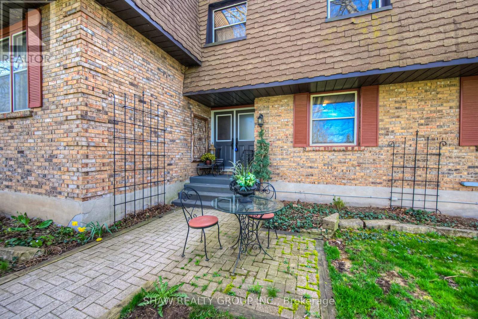 Property at 7 SQUIRE COURT image 2