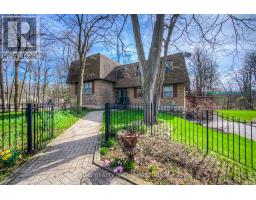 7 SQUIRE COURT, Waterloo, Ontario