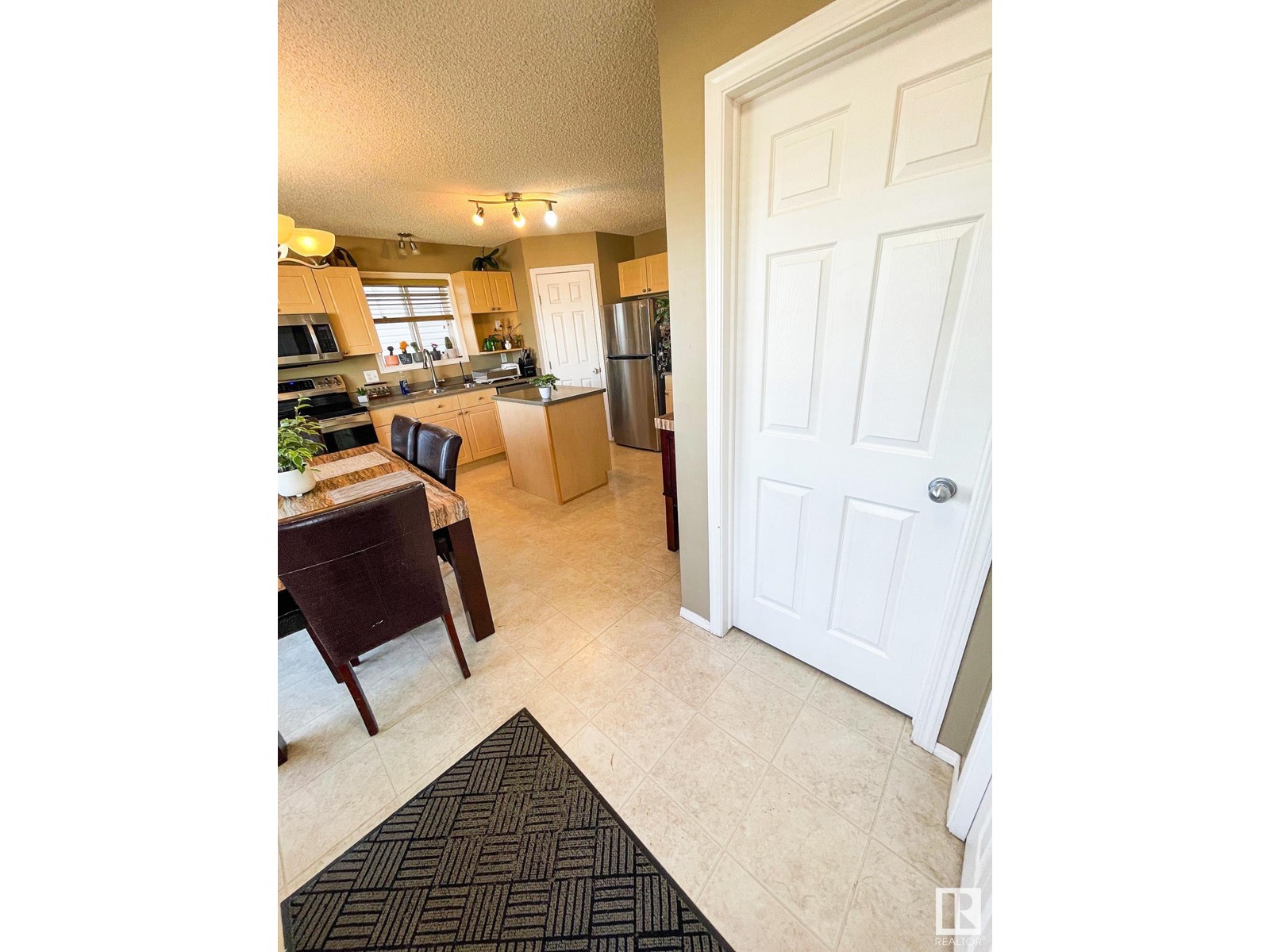 339 Brintnell Bv Nw, Edmonton, Alberta  T5Y 3J8 - Photo 11 - E4434079