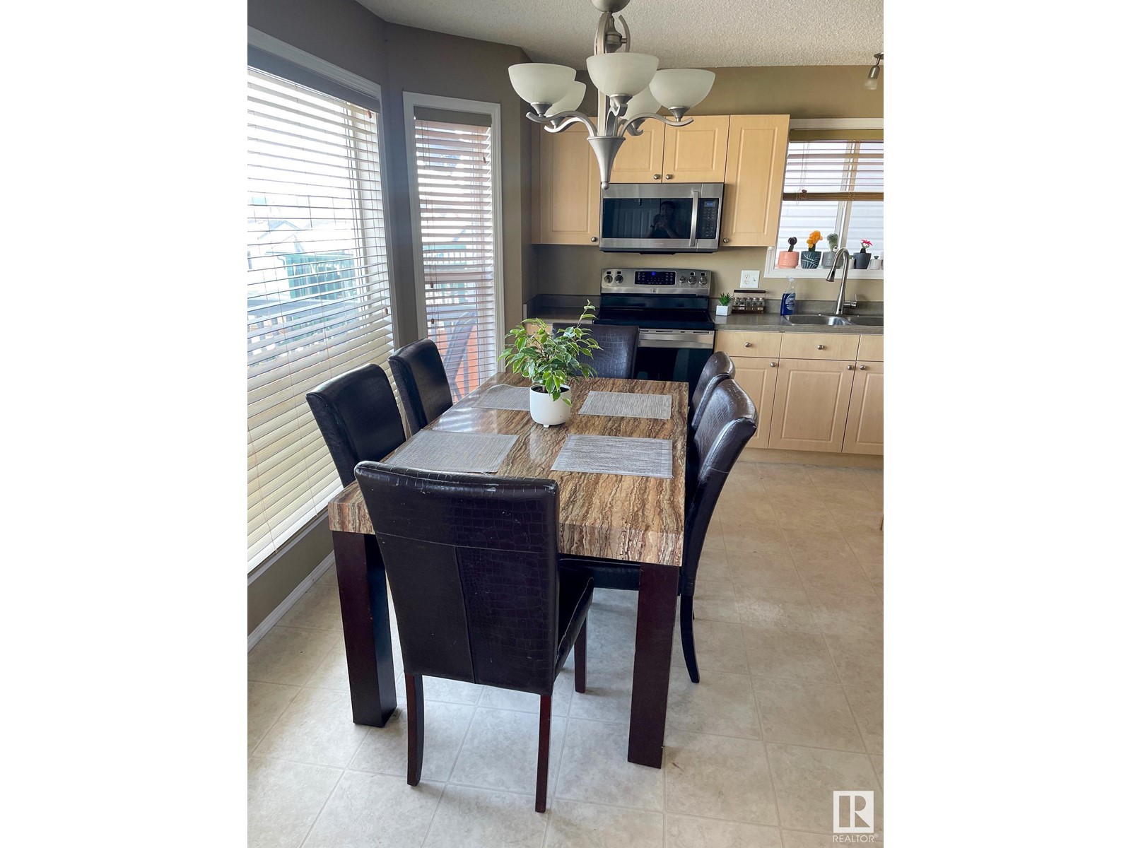 339 Brintnell Bv Nw, Edmonton, Alberta  T5Y 3J8 - Photo 12 - E4434079