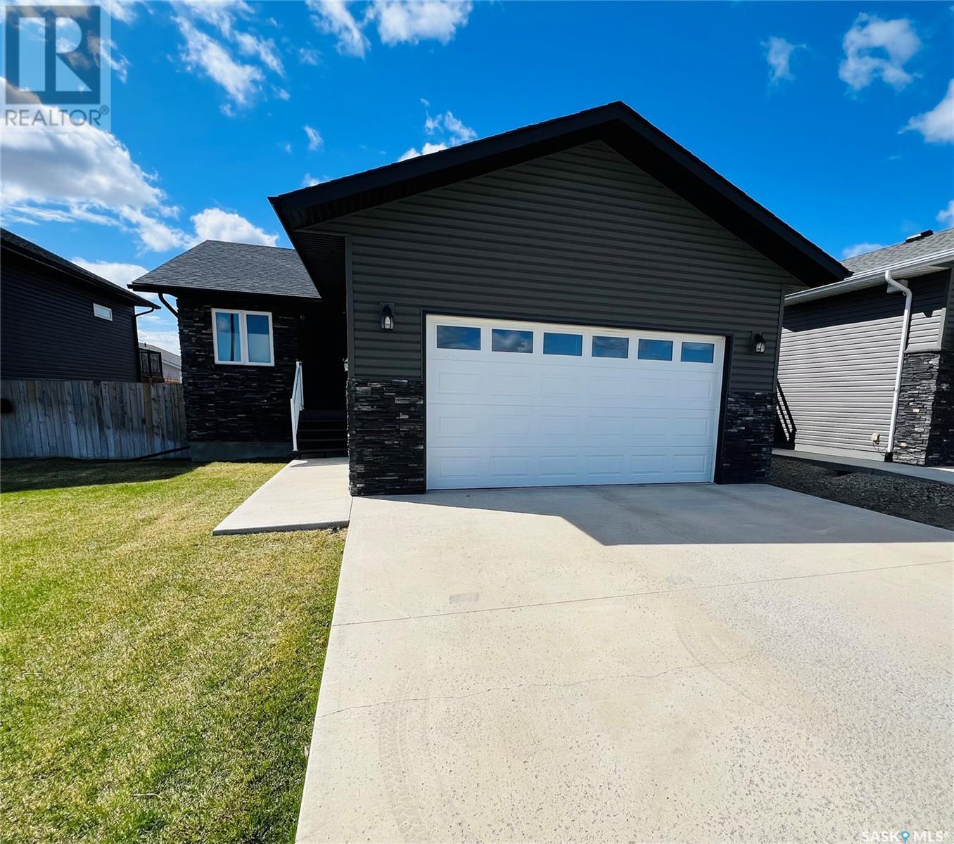 Property at 808 Battleford TRAIL image 1