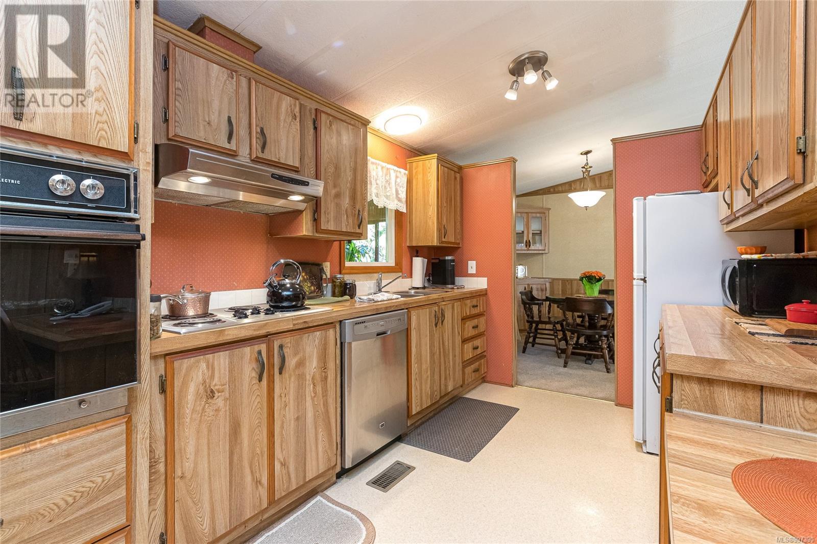 8 60 Cooper Rd, View Royal, British Columbia  V9A 4K2 - Photo 10 - 997390