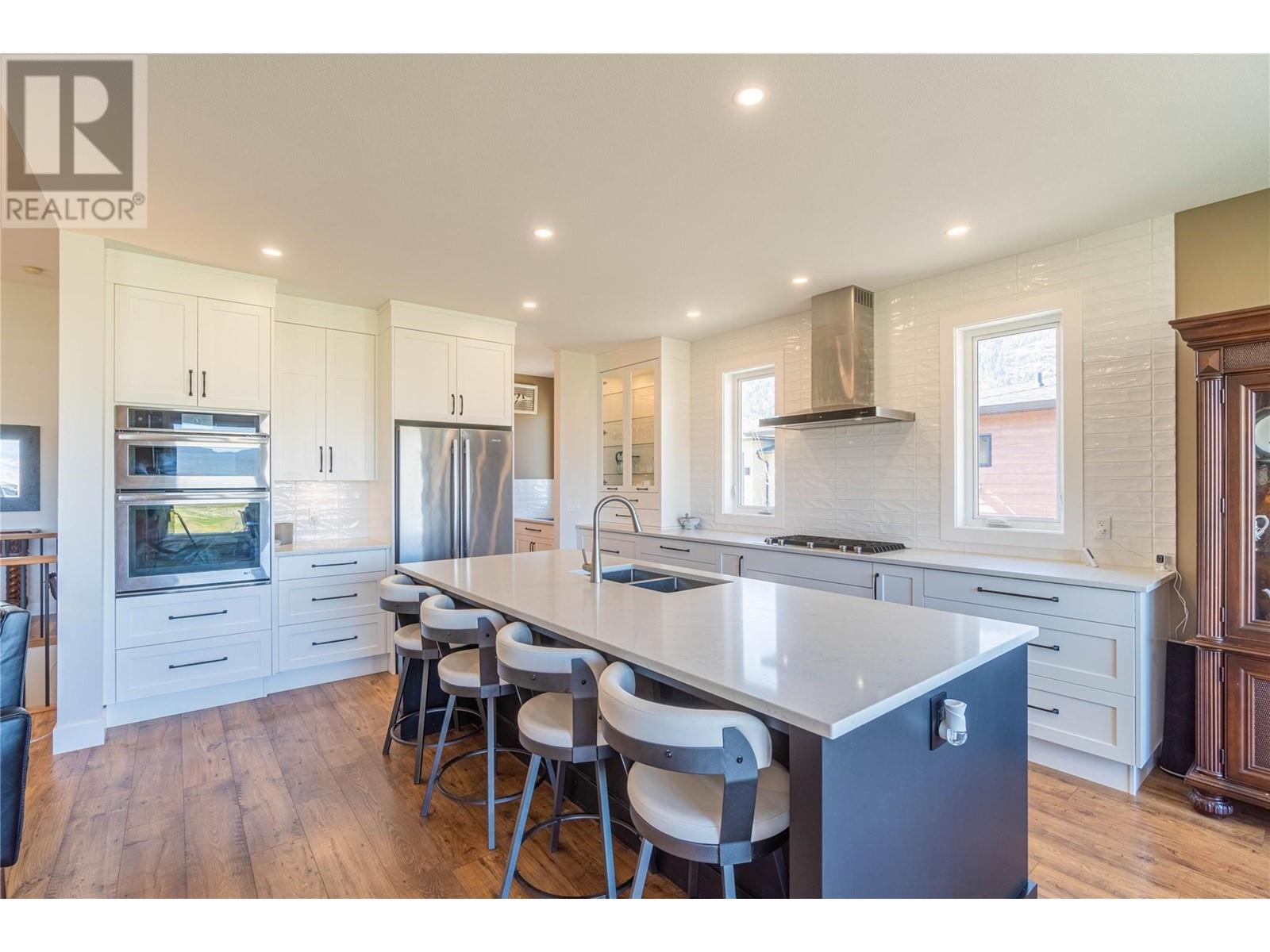 204 Rue Cheval Noir, Kamloops, British Columbia  V1S 0B3 - Photo 4 - 10344395