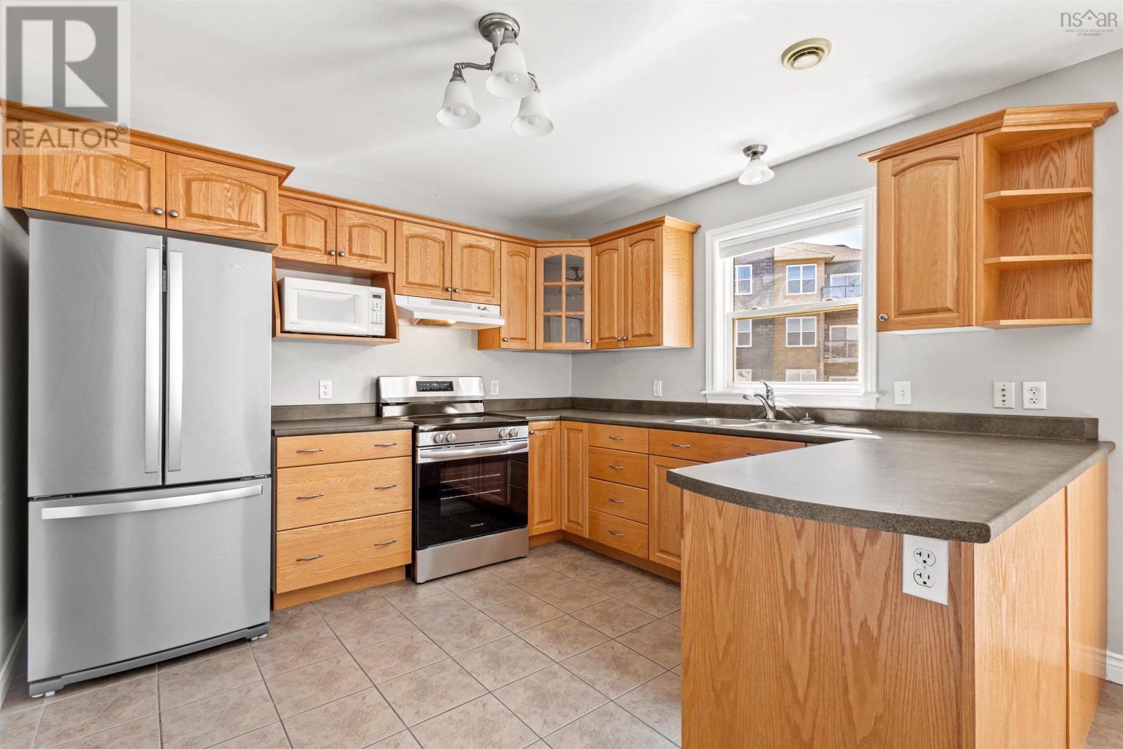Property at 32 Grayson Court image 5