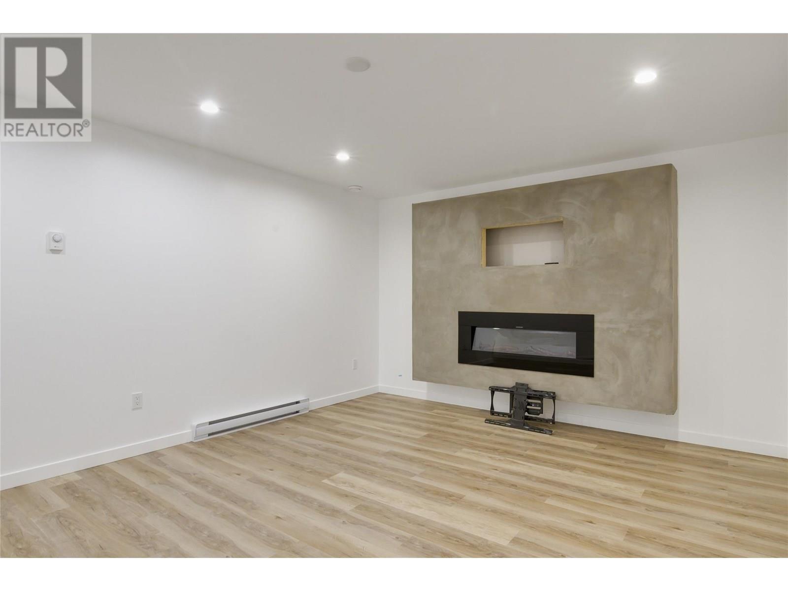 Property at 4163 Mahonia Drive S image 2