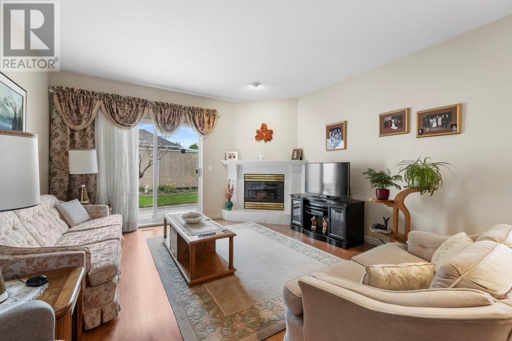 Property at 1874 Parkview Crescent Unit# 48 image 3