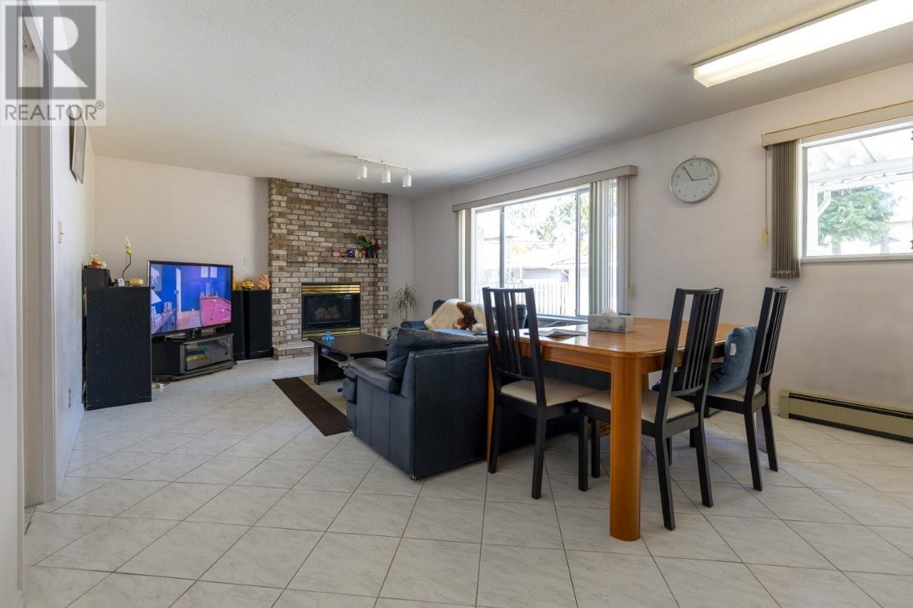 Property at 4925 SIDLEY STREET image 4
