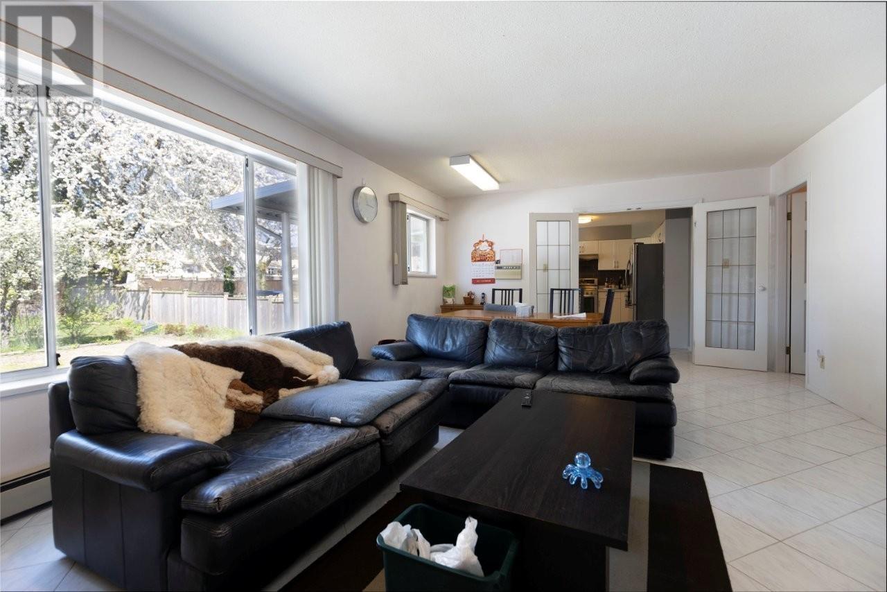 4925 Sidley Street, Burnaby, British Columbia  V5J 1T6 - Photo 6 - R2996613