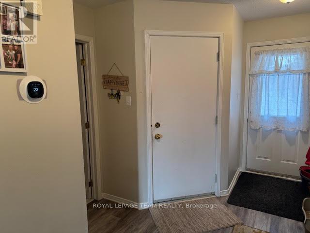 20 Spruce Street, Arnprior, Ontario  K7S 3V8 - Photo 9 - X12120331