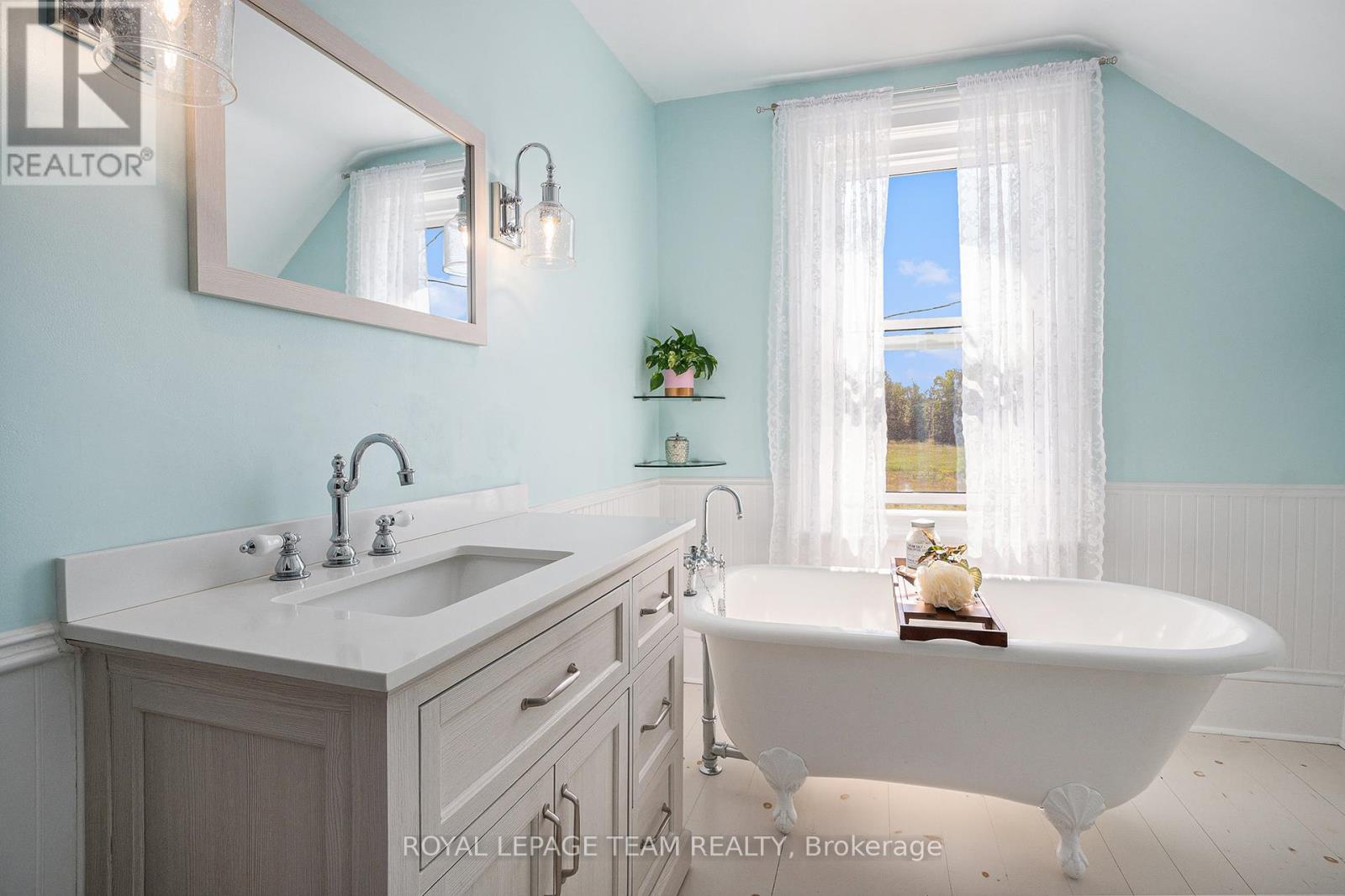 20468 7, Tay Valley, Ontario  K0H 2B0 - Photo 16 - X12120437