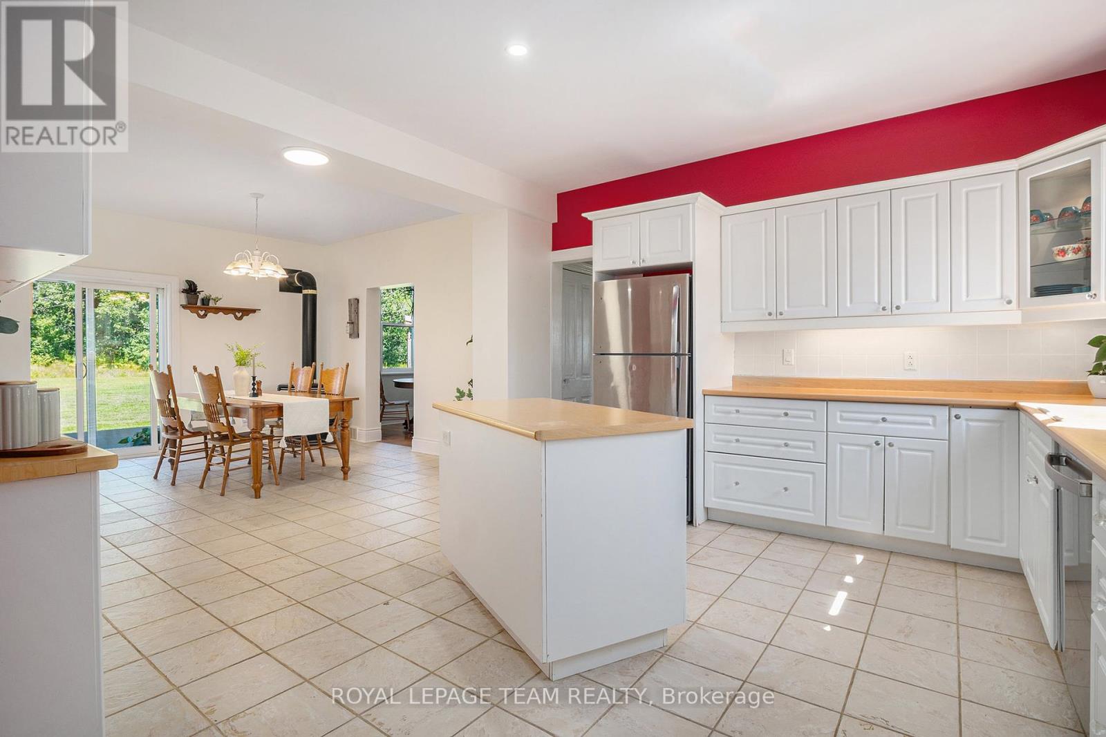 20468 7, Tay Valley, Ontario  K0H 2B0 - Photo 9 - X12120437
