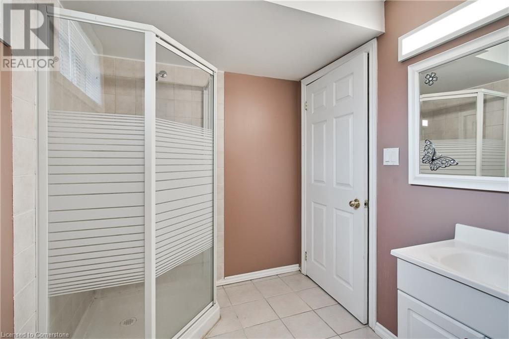 112 Stone Church Road W, Hamilton, Ontario  L9B 1A3 - Photo 35 - 40724057
