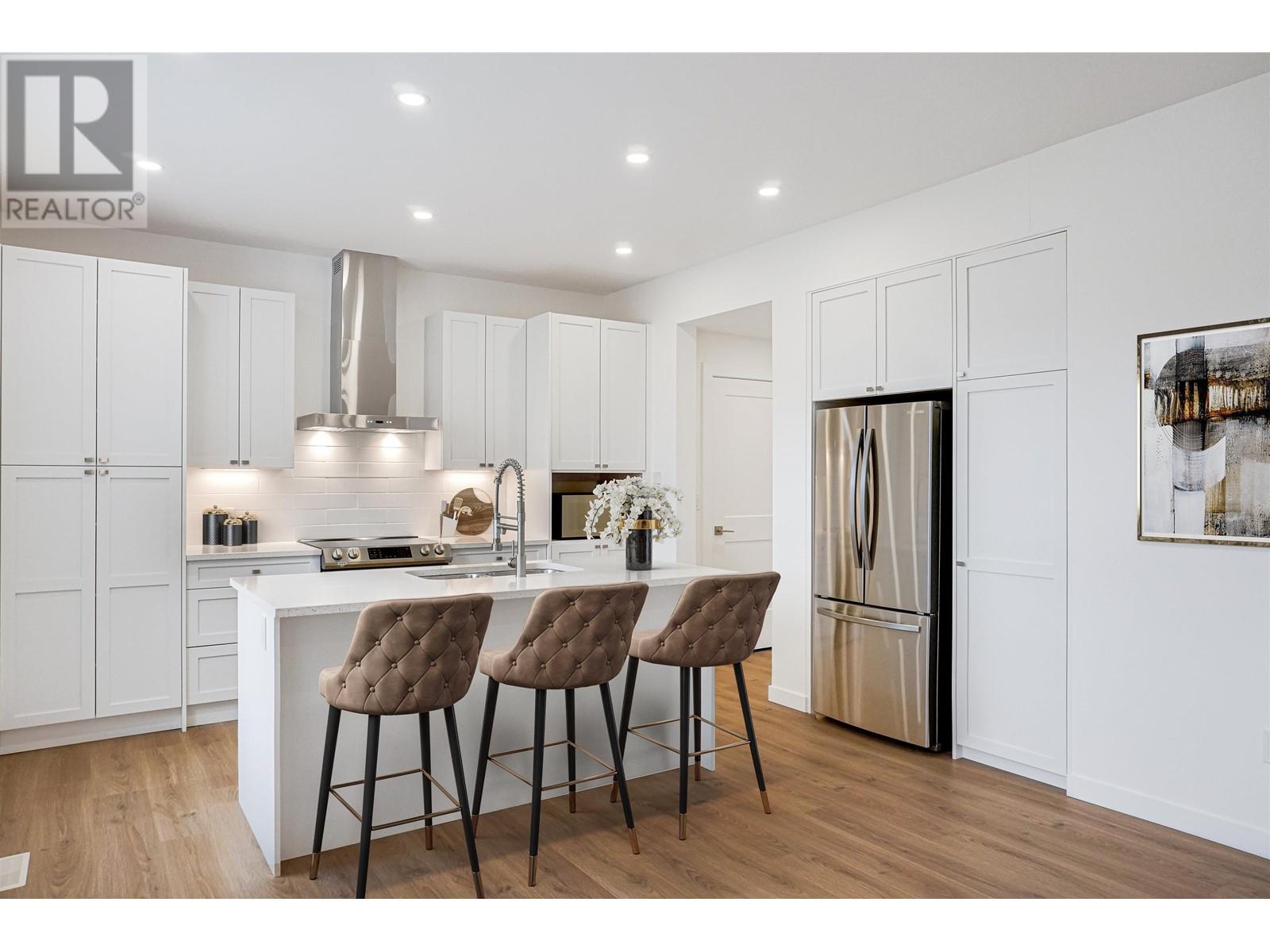 Property at 64 WOZNEY STREET image 4