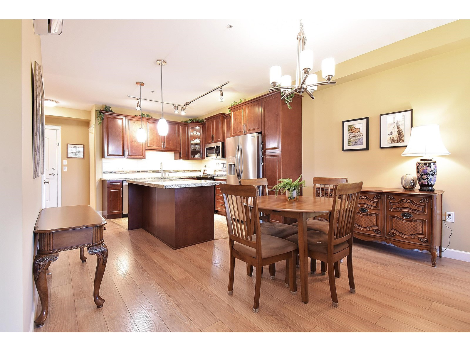 A402 8218 207a Street, Langley, British Columbia  V2Y 0X9 - Photo 6 - R2996866