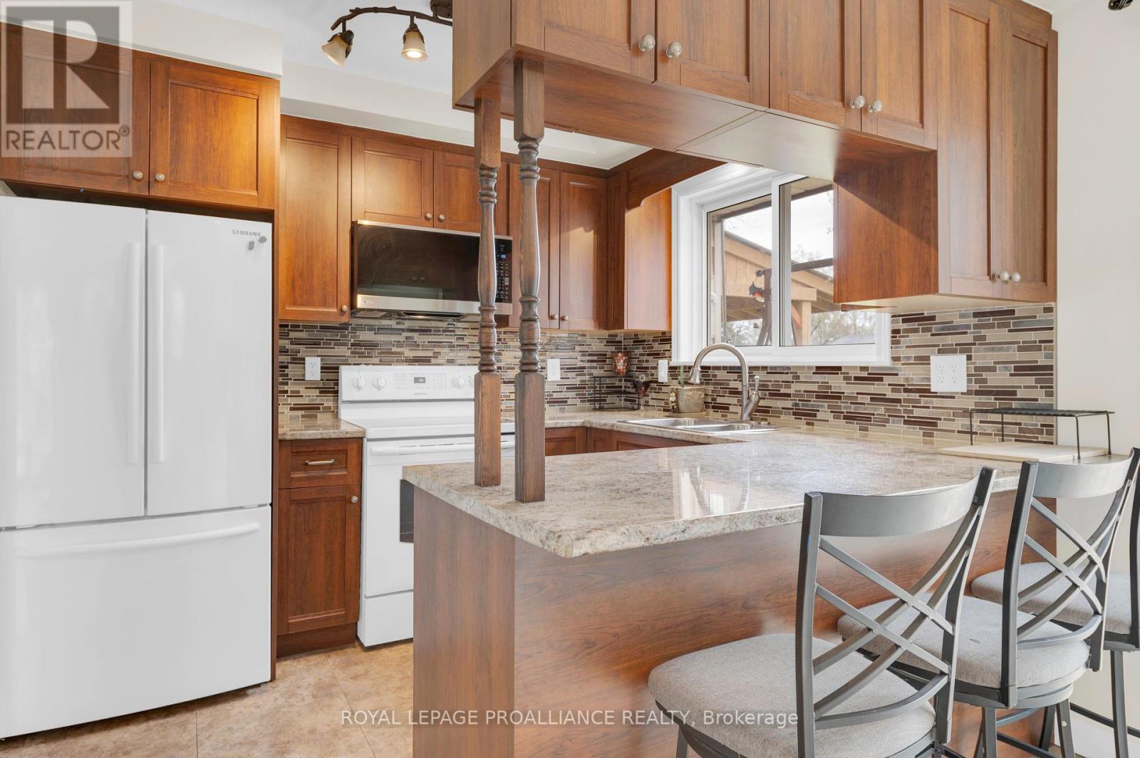 16 Thurlow Drive W, Belleville, Ontario  K8N 0N8 - Photo 14 - X12120424