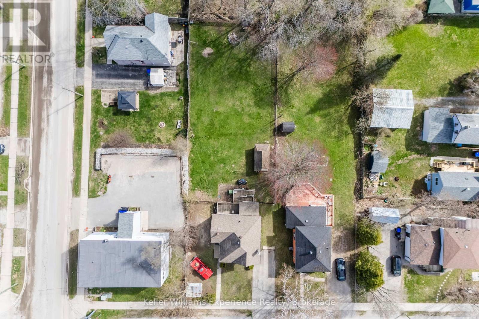 Property at 223 LINDSAY STREET image 4