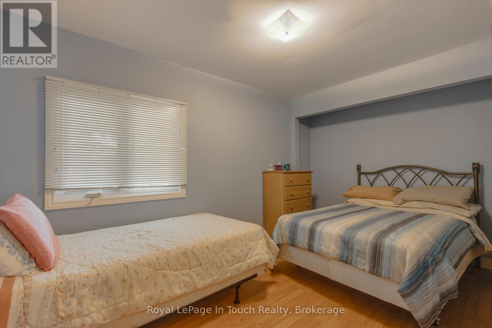 349 Balm Beach Road W, Tiny, Ontario  L0L 2J0 - Photo 15 - S12120484