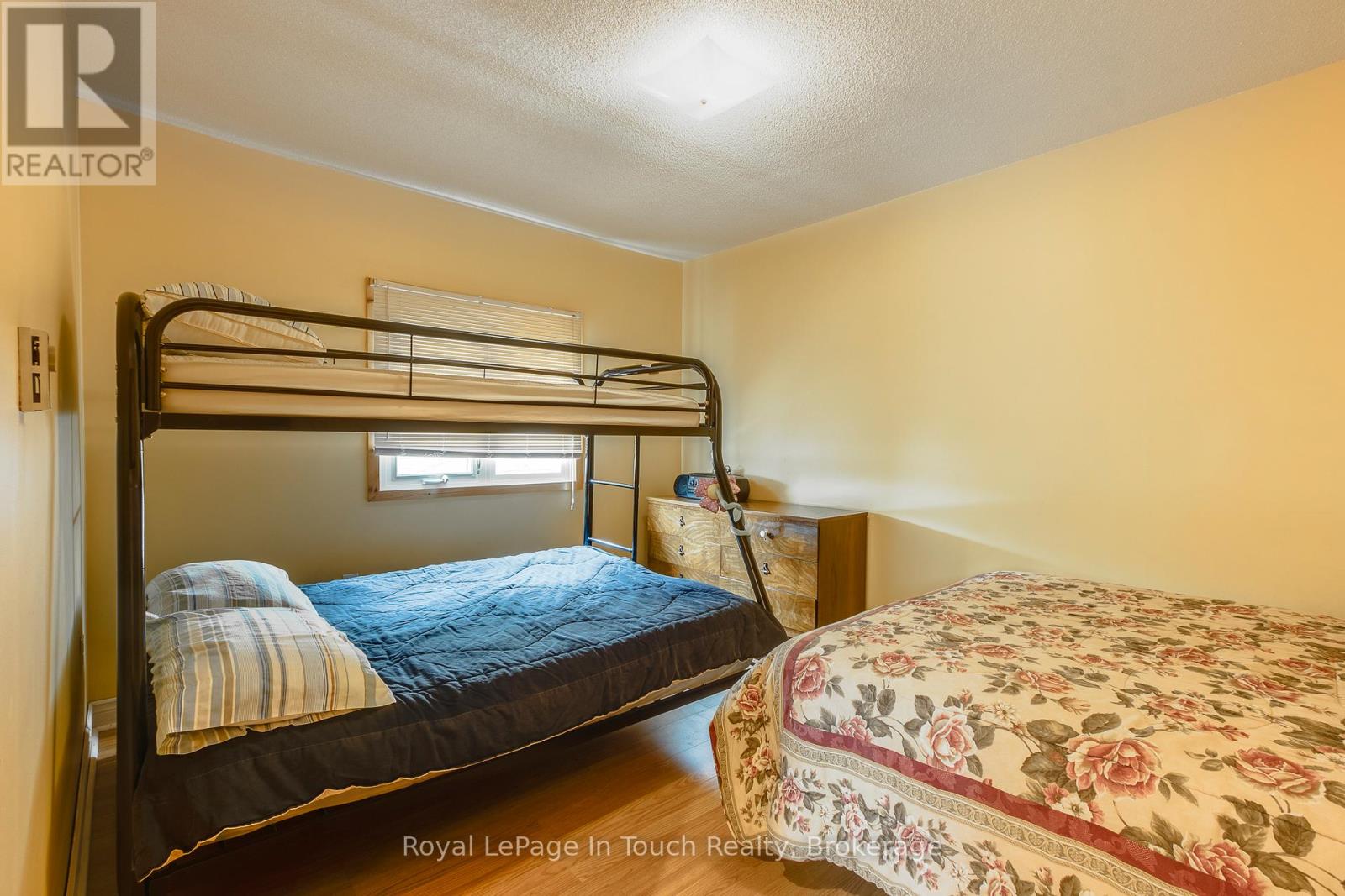 349 Balm Beach Road W, Tiny, Ontario  L0L 2J0 - Photo 16 - S12120484