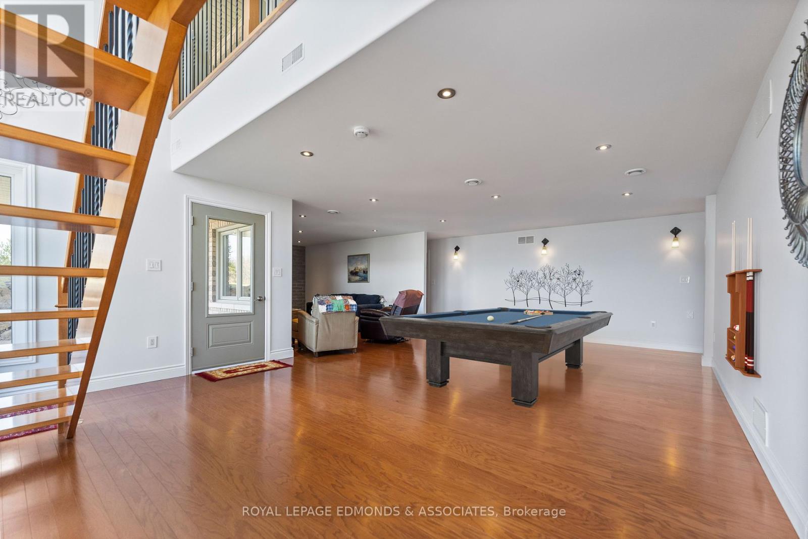 393 Hazley Bay Drive, Laurentian Valley, Ontario  K8A 6W2 - Photo 23 - X12117784