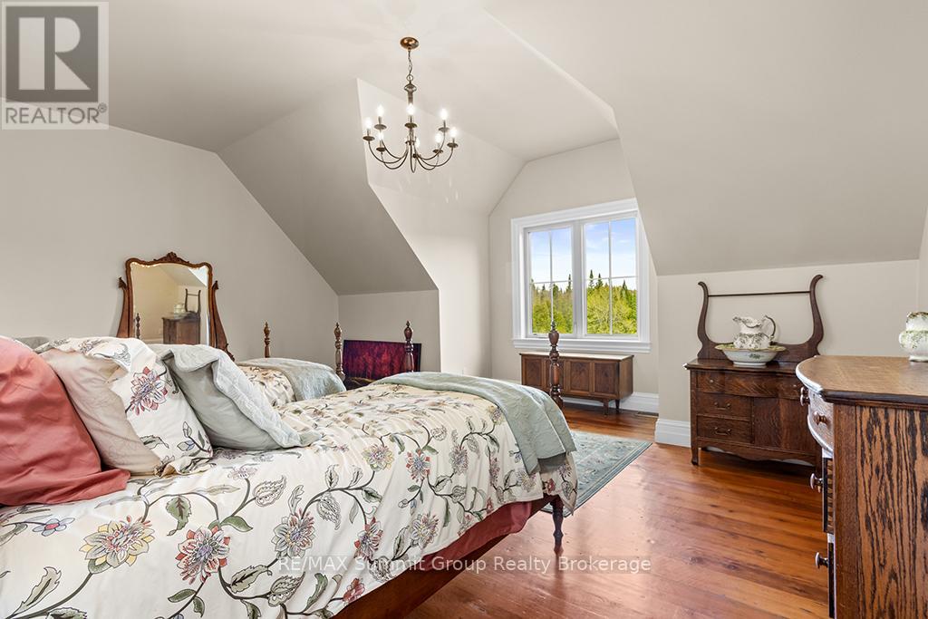 194109 Grey Road 13, Grey Highlands, Ontario  N0C 1E0 - Photo 26 - X12120440