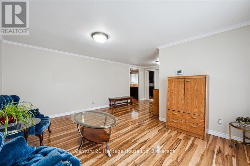 6 Ferndale Avenue, Guelph, Ontario  N1E 1B4 - Photo 10 - X12120449