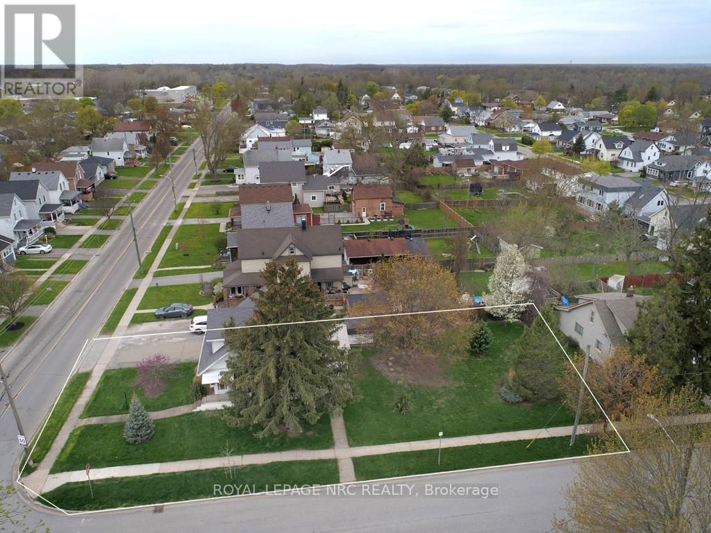300 Phipps Street, Fort Erie (Central), Ontario  L2A 2V6 - Photo 12 - X12120493