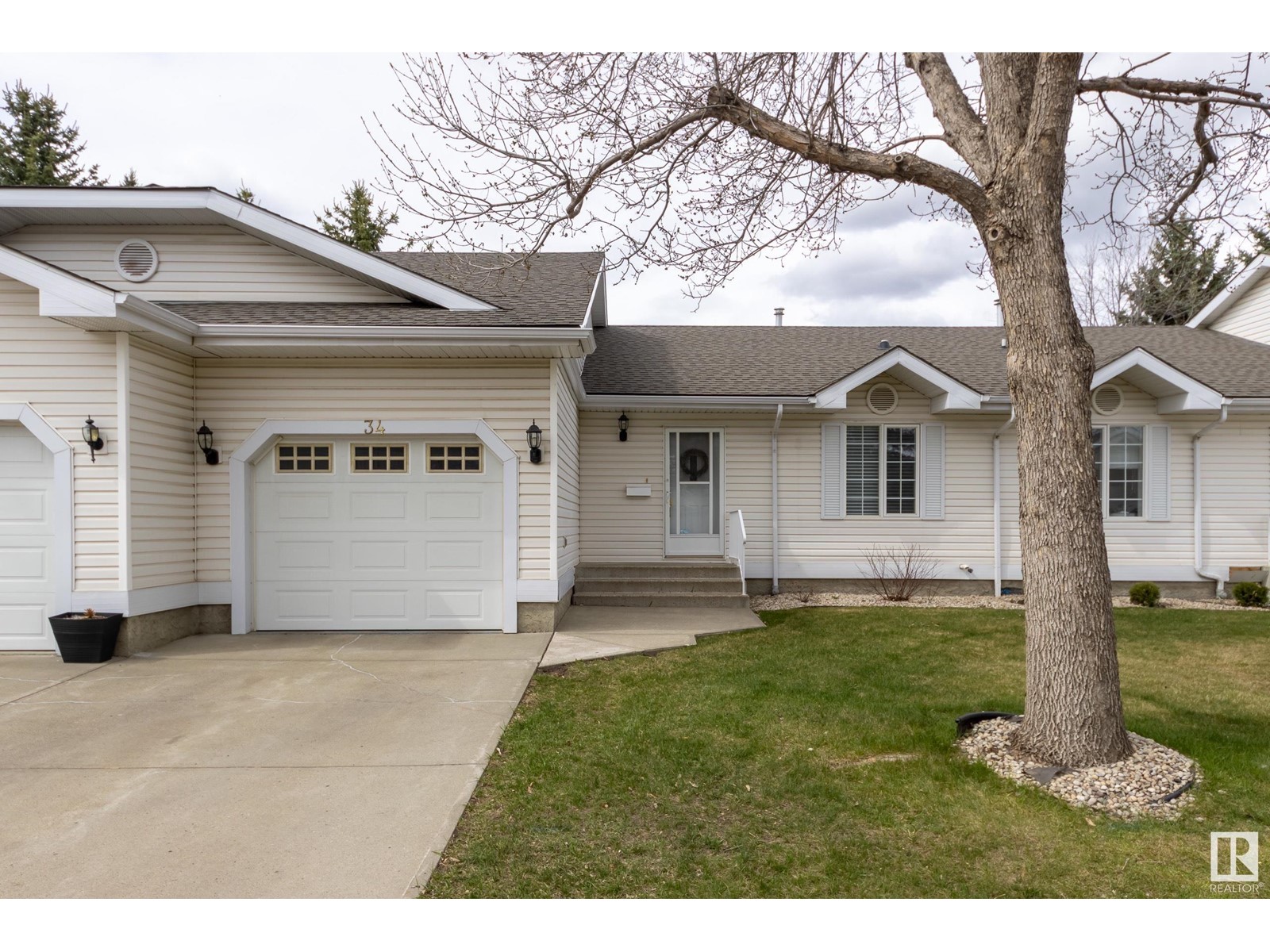 Property at #34 13217 155 AV NW image 2