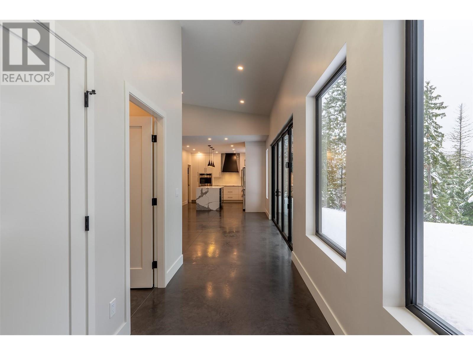 1350 Kai Road, Nelson, British Columbia  V1L 7G1 - Photo 8 - 10330712