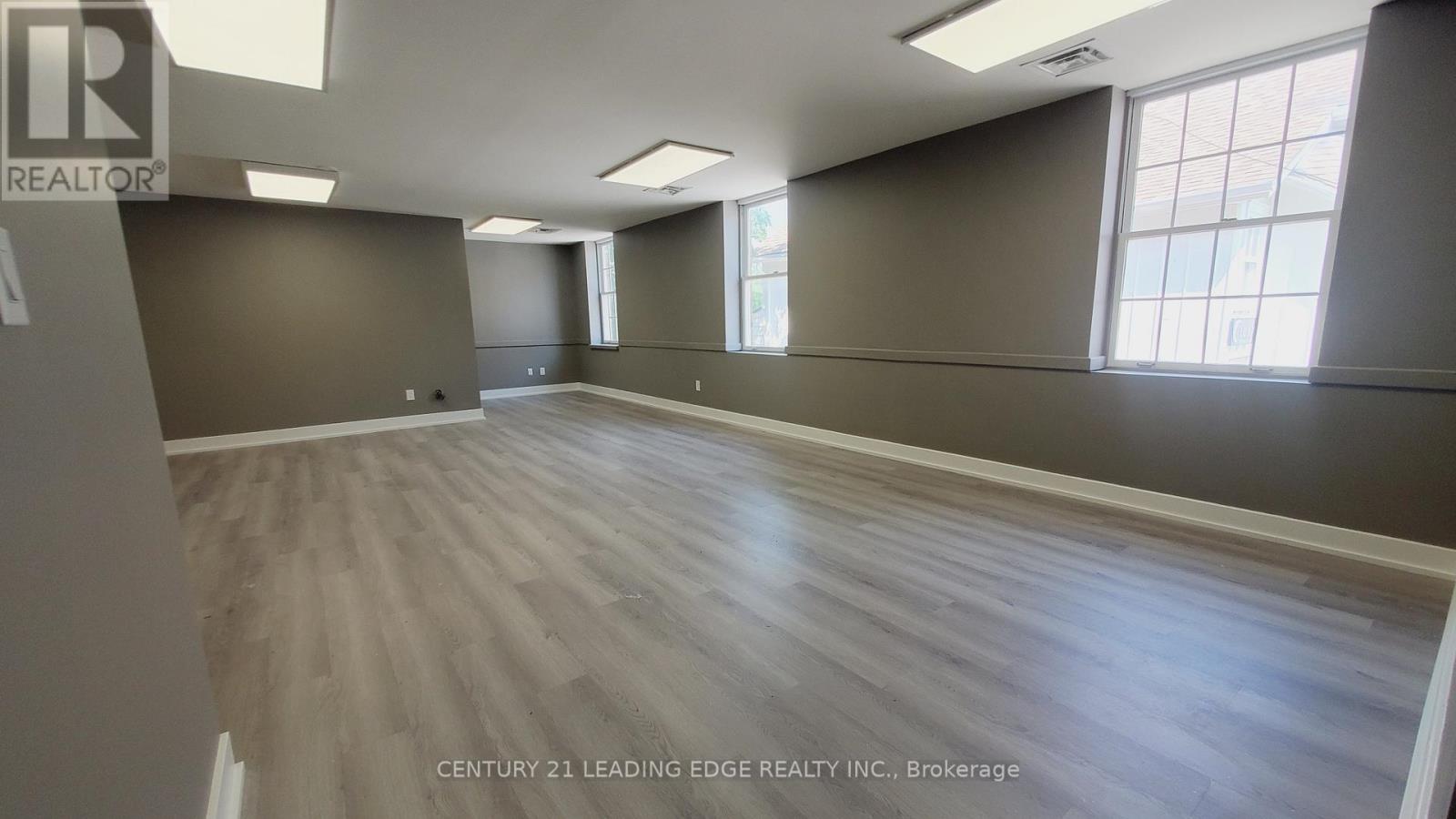 202 - 178 Main St. Unionville Street, Markham (Unionville), Ontario  L3R 2G9 - Photo 12 - N12120285