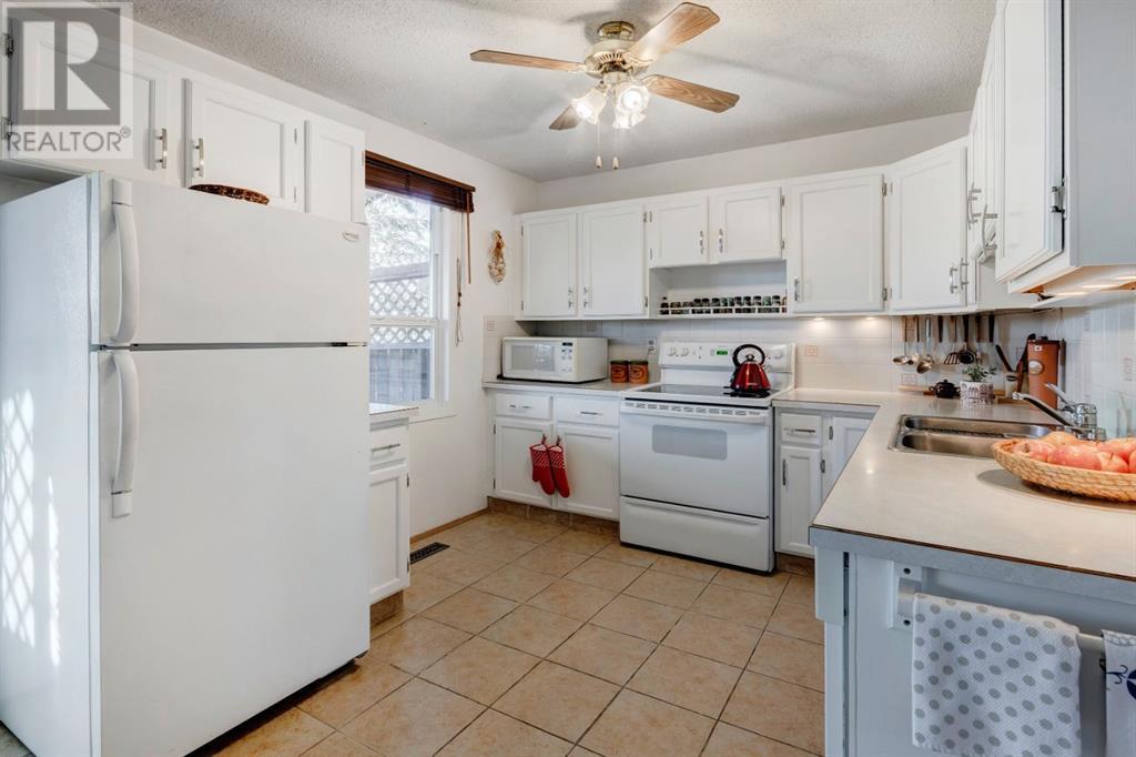 23 Whitman Close Ne, Calgary, Alberta  T1Y 4H3 - Photo 8 - A2216827