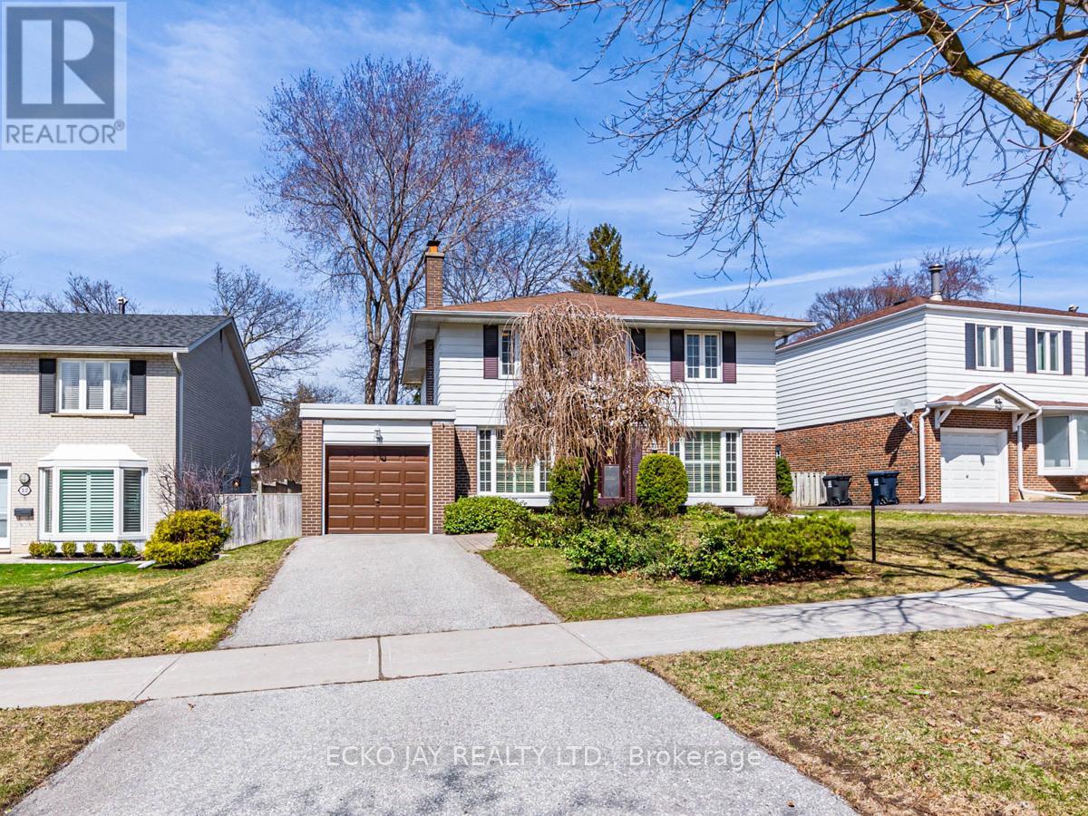 14 Parfield Drive, Toronto (Henry Farm), Ontario  M2J 1B9 - Photo 2 - C12120380