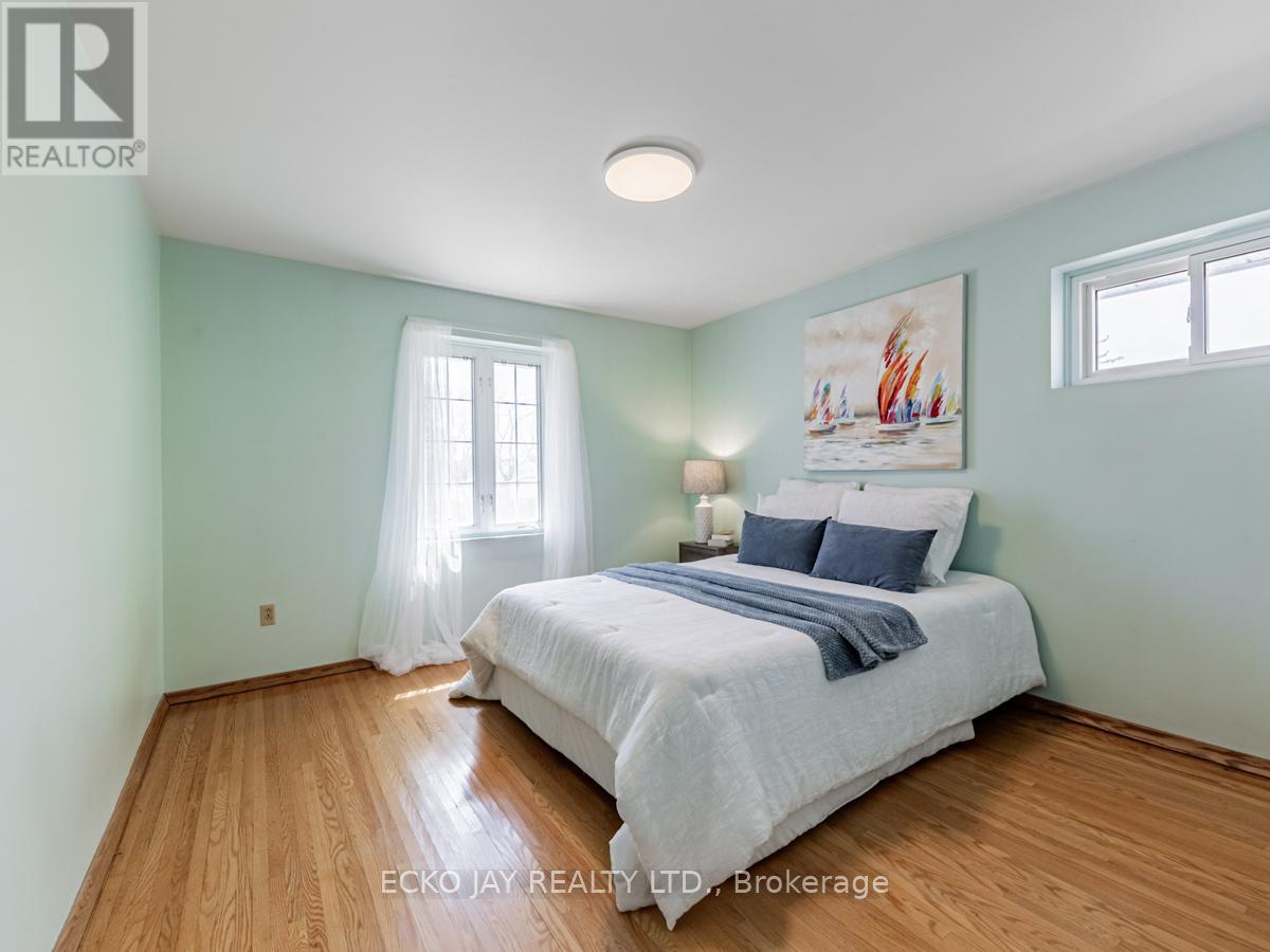 14 Parfield Drive, Toronto (Henry Farm), Ontario  M2J 1B9 - Photo 25 - C12120380