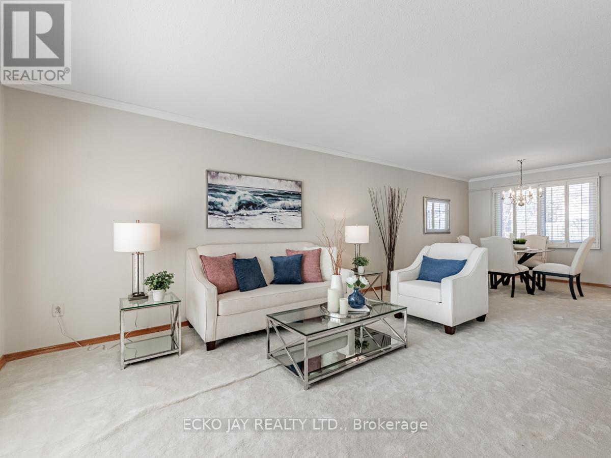 14 Parfield Drive, Toronto (Henry Farm), Ontario  M2J 1B9 - Photo 5 - C12120380