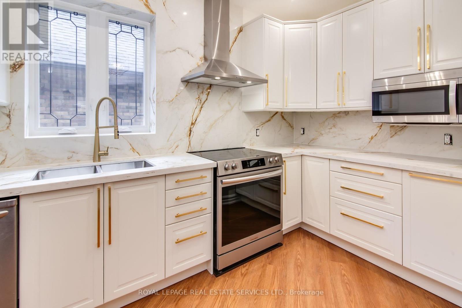 2 - 2a Wilberton Road, Toronto, Ontario  M4V 1Z3 - Photo 8 - C12120402