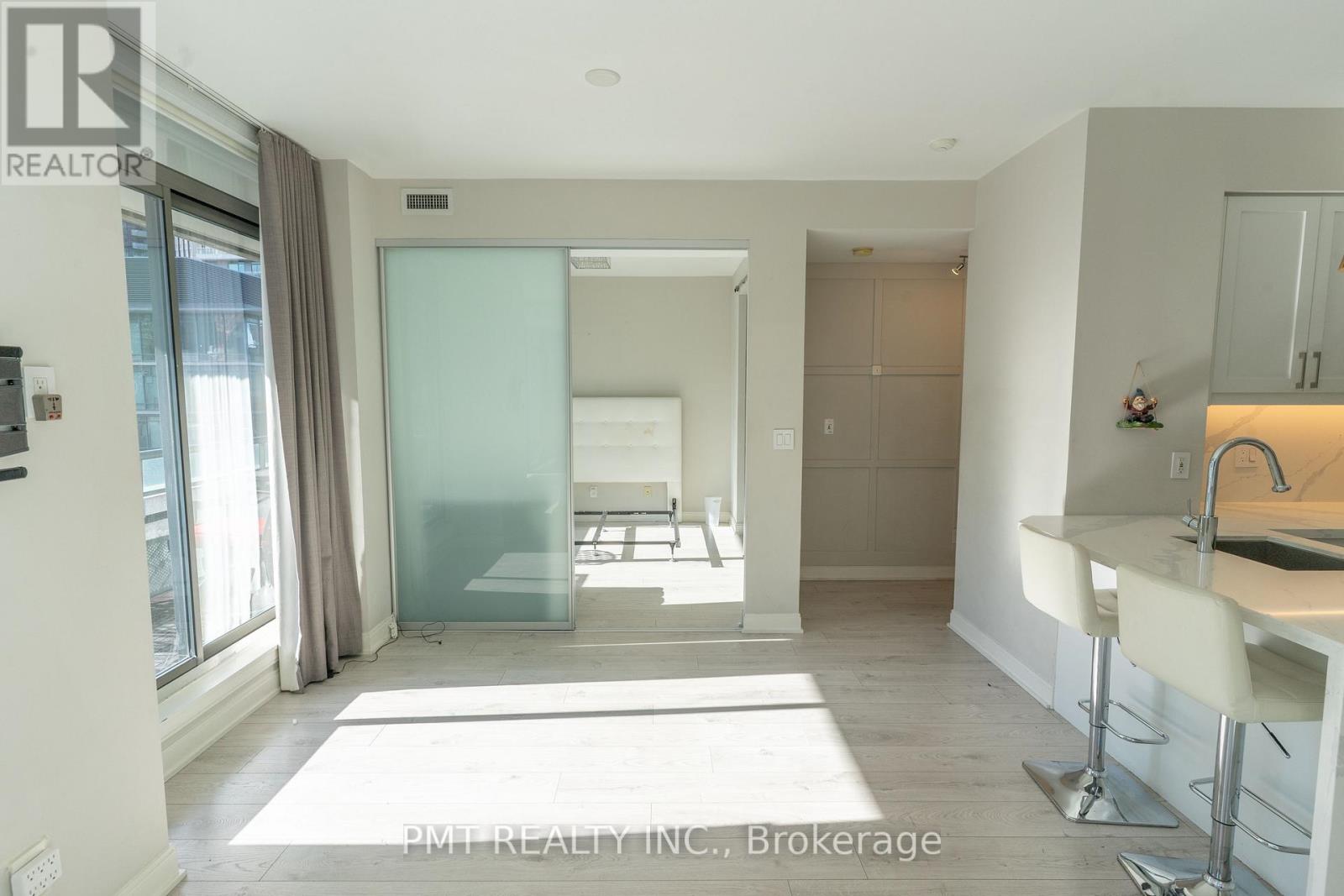 605 - 18 Yorkville Avenue, Toronto, Ontario  M4W 1L4 - Photo 10 - C12120413